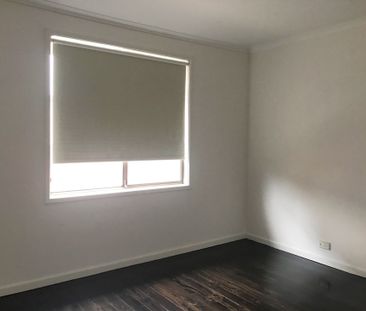 Comfortable 3 Bedroom Family Home - Photo 2