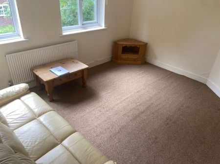 1 bed Apartment - To Let - Photo 2