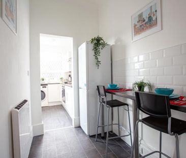 1 bedroom in a house share to rent - Photo 4