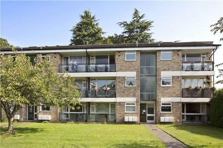 2 bedroom apartment to rent St Marys, Victoria Road, KT13 - Photo 5