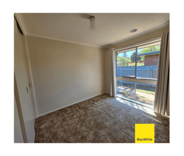 Fresh family home with a large yard. - Photo 4