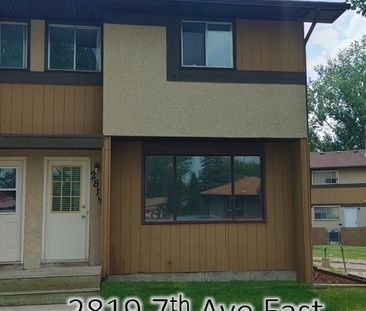 2819 7th Ave East - Photo 3