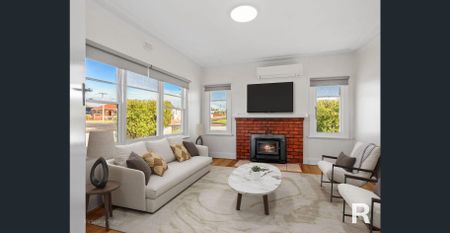 Renovated Home in Central Devonport - Photo 3