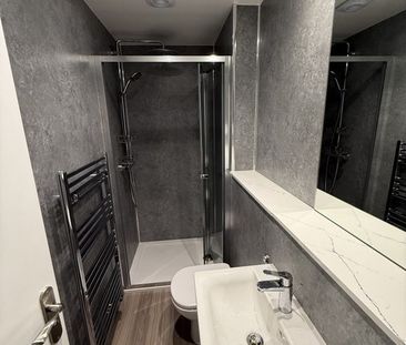 4 Bed Flat, Gironde Road, SW6 - Photo 1