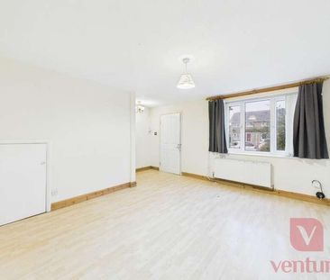 Petersham Close, Newport Pagnell, MK16 - Photo 2