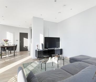 Ceramic Building, Newington Causeway, London - Photo 1