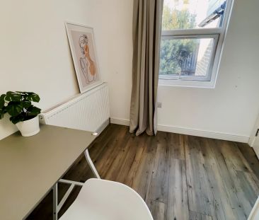 6 Bedroom 4 Bathroom room 4 - Photo 3