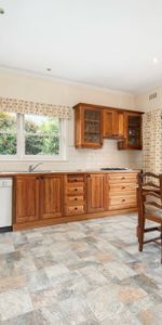 Charming Character Home - Photo 4