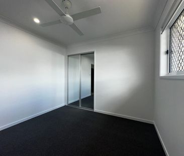 Family-Friendly Living in a Prime Estate - Photo 3