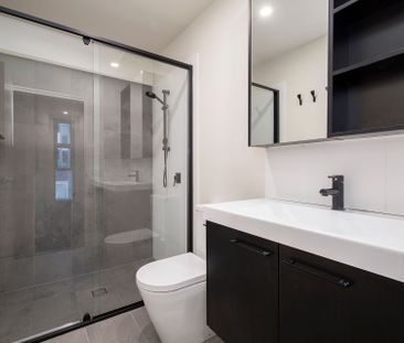 2 bedroom, 2 bathroom apartment - Photo 2