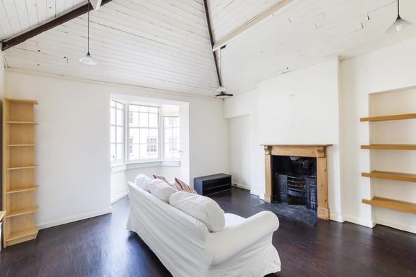 3 Bed House - Photo 1