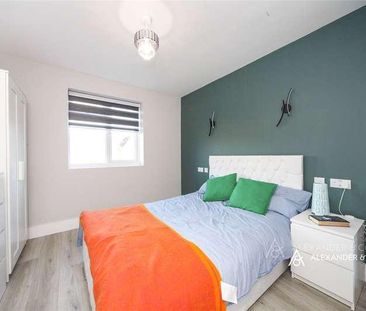 Benning Avenue, Dunstable, Bedfordshire, LU6 - Photo 2