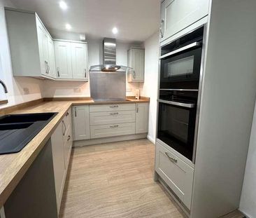 Kingsdown Crescent, Dawlish, EX7 - Photo 1