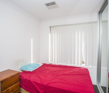 Modern Family Comfort in the Heart of Brabham. Freshly Painted! Nea... - Photo 4