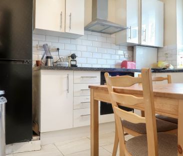 Room in a Shared Flat, Lancaster Court, SW6 - Photo 4