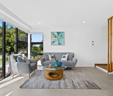 Immaculate townhouse - Photo 1