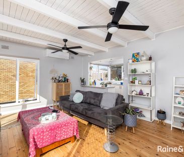 2 bedroom house including water and electricity!! - Photo 2