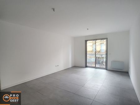 T3 beaux-arts avec stationnement possible - Photo 2