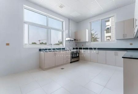 Best Interiors | Available Now | Expansive Layouts - Photo 4