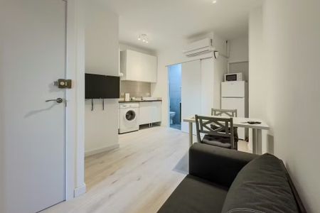 Carrer de Nàpols, Barcelona, Catalonia 08013 - Photo 4