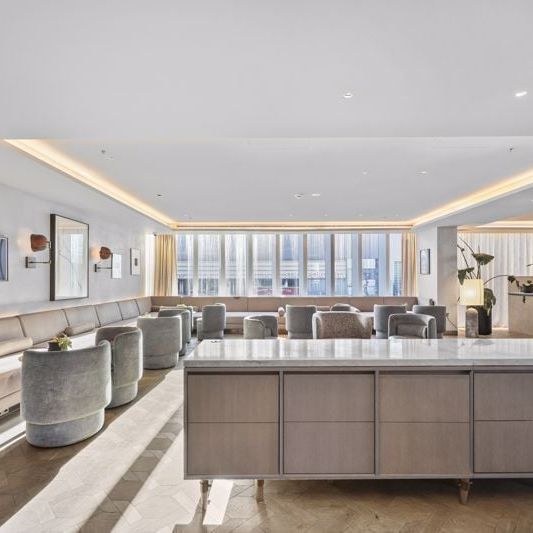 Manhattan Loft Gardens, 20 International Way, London - Photo 1