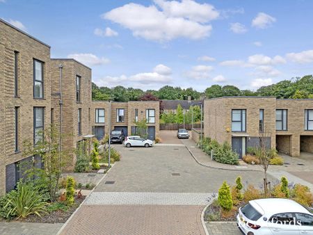 4 bedroom terraced house to rent - Photo 3