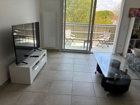 Location Appartement 2 pièces 40m² - Photo 2