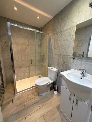 Bedsit, Old Oak Common Lane, W3 - Photo 2