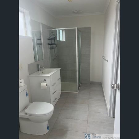 NEAT AND TIDY ONE BEDROOM BUNGALOW - Photo 3