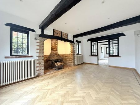 5 bedroom detached house to rent - Photo 2