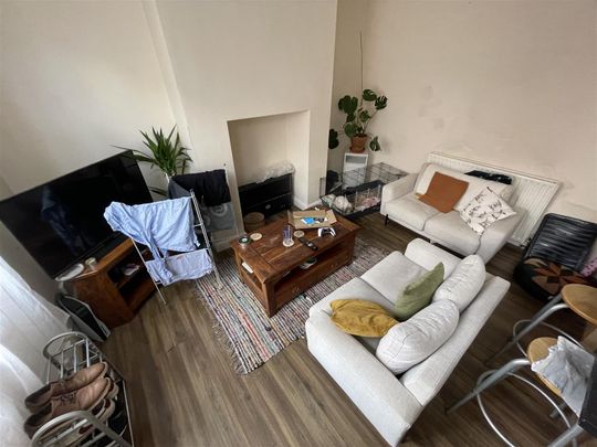 Highbury Lane, Meanwood, LS6 4HF, Leeds - Photo 1