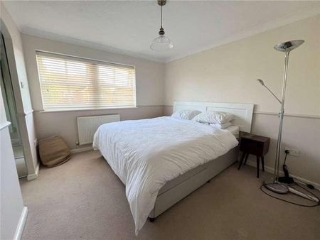 Tench Way, Romsey, Hampshire, SO51 - Photo 2