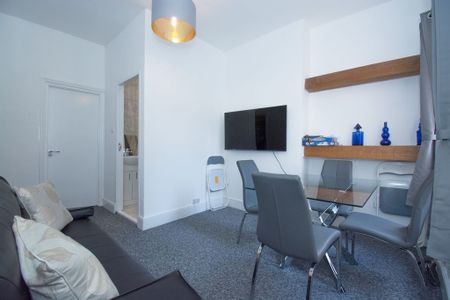 Room in a Shared House, St Albans Road, LE2 - Photo 4