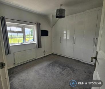 2 bedroom end of terrace house to rent - Photo 4
