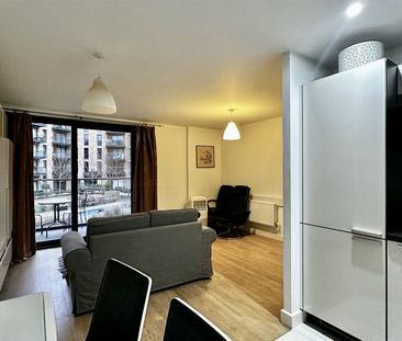 Albatross Way, London - Photo 3