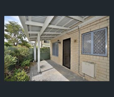 Live Close to Everything — Spacious 2-Bedroom Bayswater Gem - Photo 5