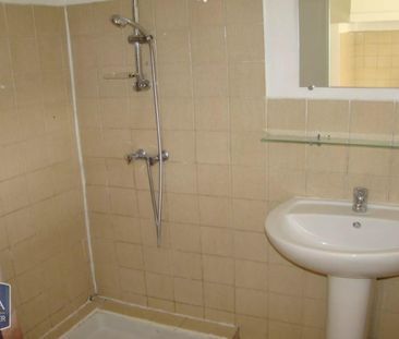 Location Appartement 1 pièce 27m² CHATEAUNEUF LES MARTIGUES 13220 - Photo 6