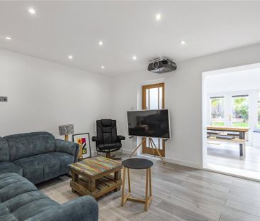 3 bedroom semi-detached house to rent - Photo 2