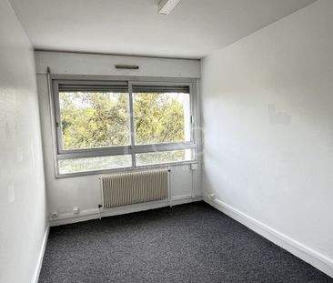 Appartement T3 de 55.53m² - Cours Aristide Briand 69300 CALUIRE - Photo 3