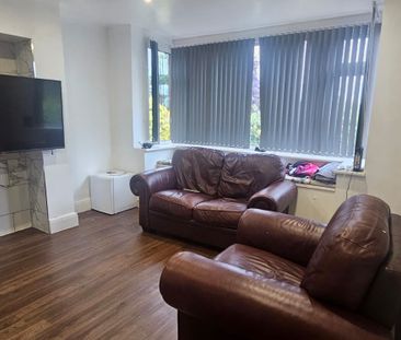 5 Bed - 18 St Chads View, Headingley, Leeds - LS6 3QA - Student - Photo 1