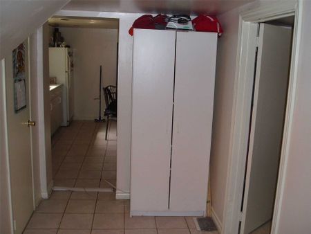 For Lease - 146 Fairholme Avenue Unit# Bsmt, Toronto, Ontario - Photo 3