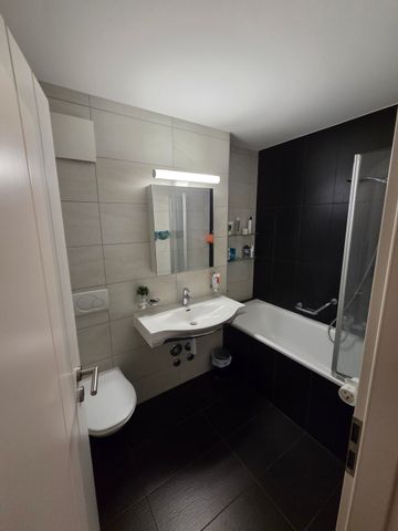 Bel appartement de 3 pièces avec grande terrasse et vue sur le lac et les Alpes - Photo 4