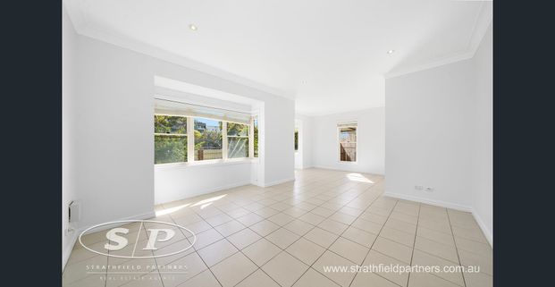 Spacious in a Prime Position - Photo 1