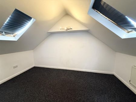 5 Bedroom House - End Terrace To Let - Photo 4