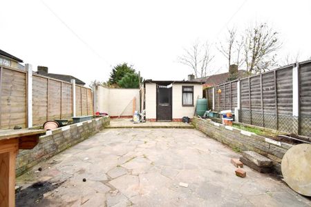 3 bedroom terraced house to rent - Photo 3