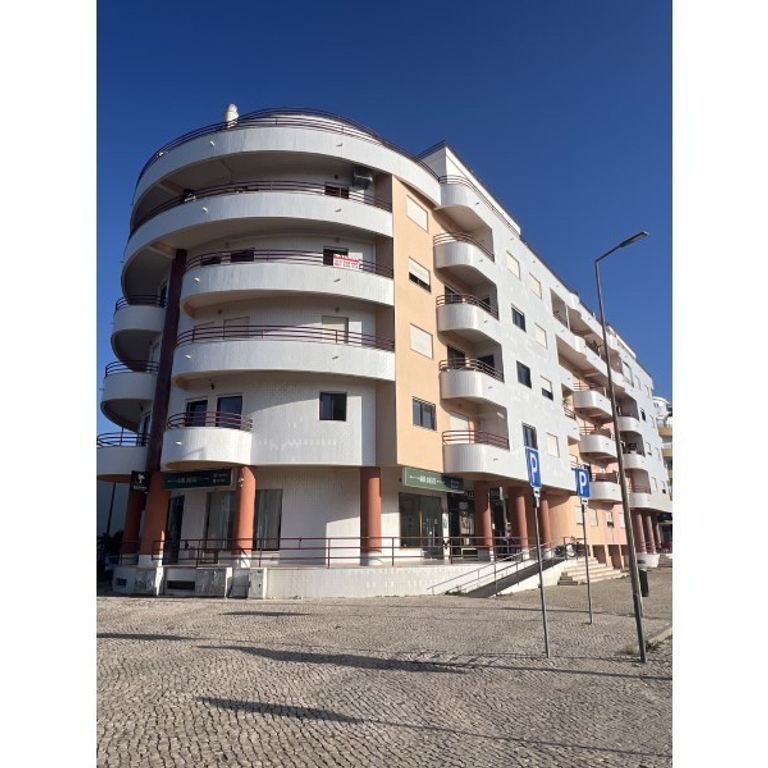 2 room luxury Apartment for rent in Almada, Portugal - Photo 1