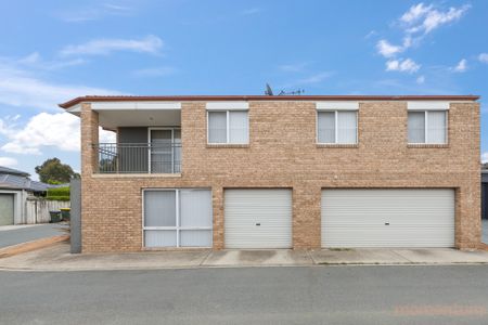38B De Bortoli Street, Harrison ACT 2914 - Townhouse For Rent | Domain - Photo 3