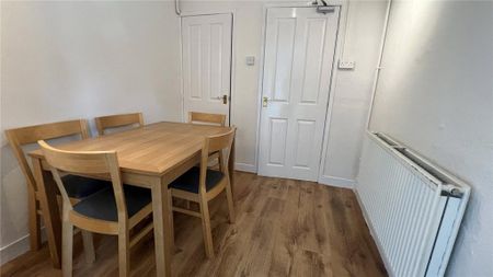 4 bedroom terraced house to rent - Photo 2