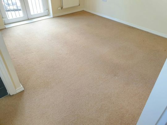 Terraced House to rent on - Photo 1