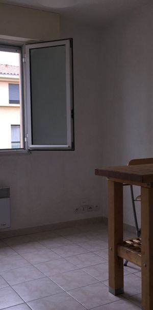 Studio - Aix-En-Provence (13100) - 17.17 m² - - Photo 1